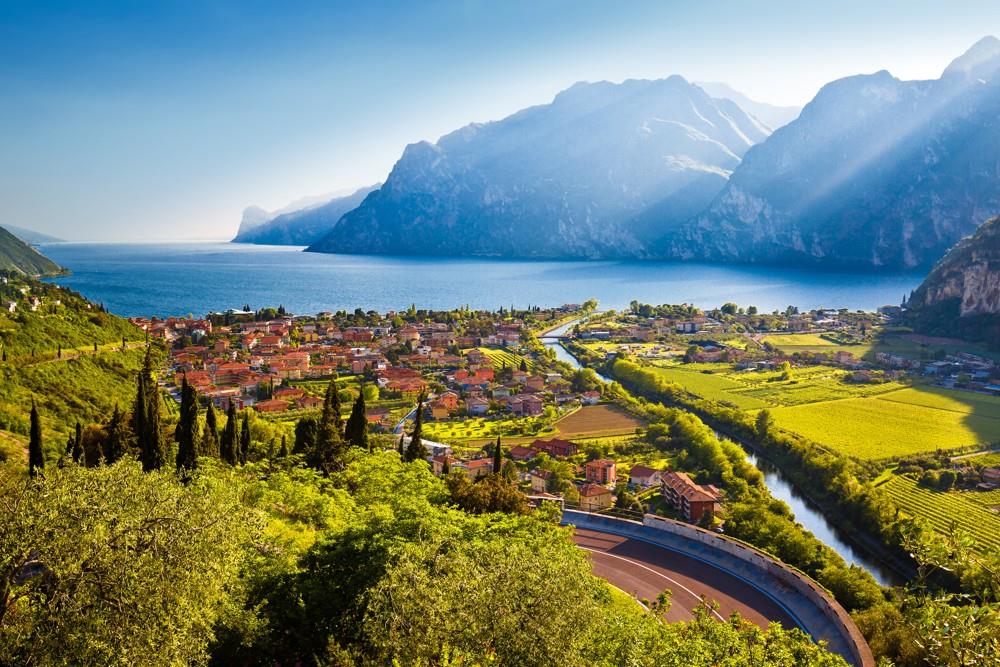 Přírodní krásy v okolí jezera Lago di Garda s koupáním