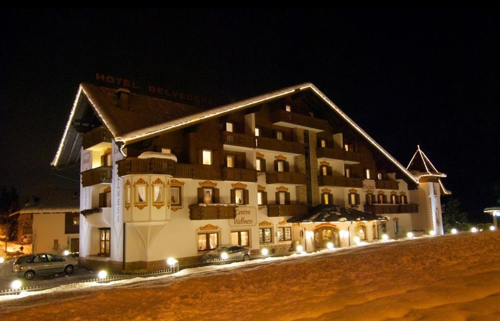 6denní zájezd s dopravou, polopenzí a skipasem v ceně – hotel Belvedere