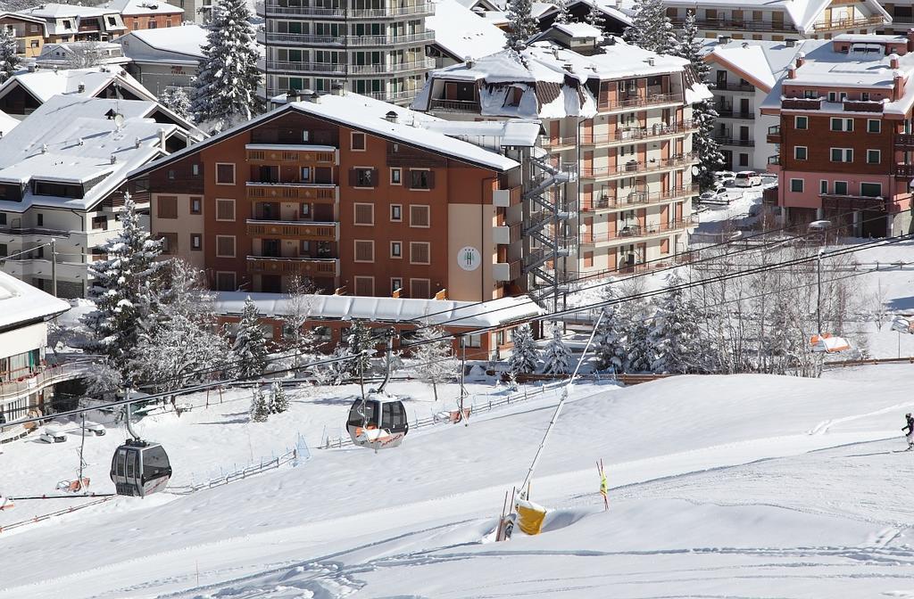 6denní zájezd s dopravou, polopenzí a skipasem v ceně – hotel Derby