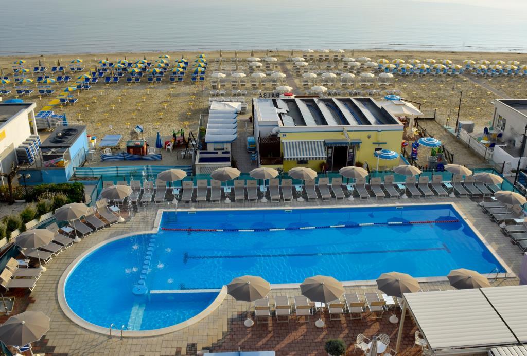 Hotel Lungomare (Cesenatico, plná penze)